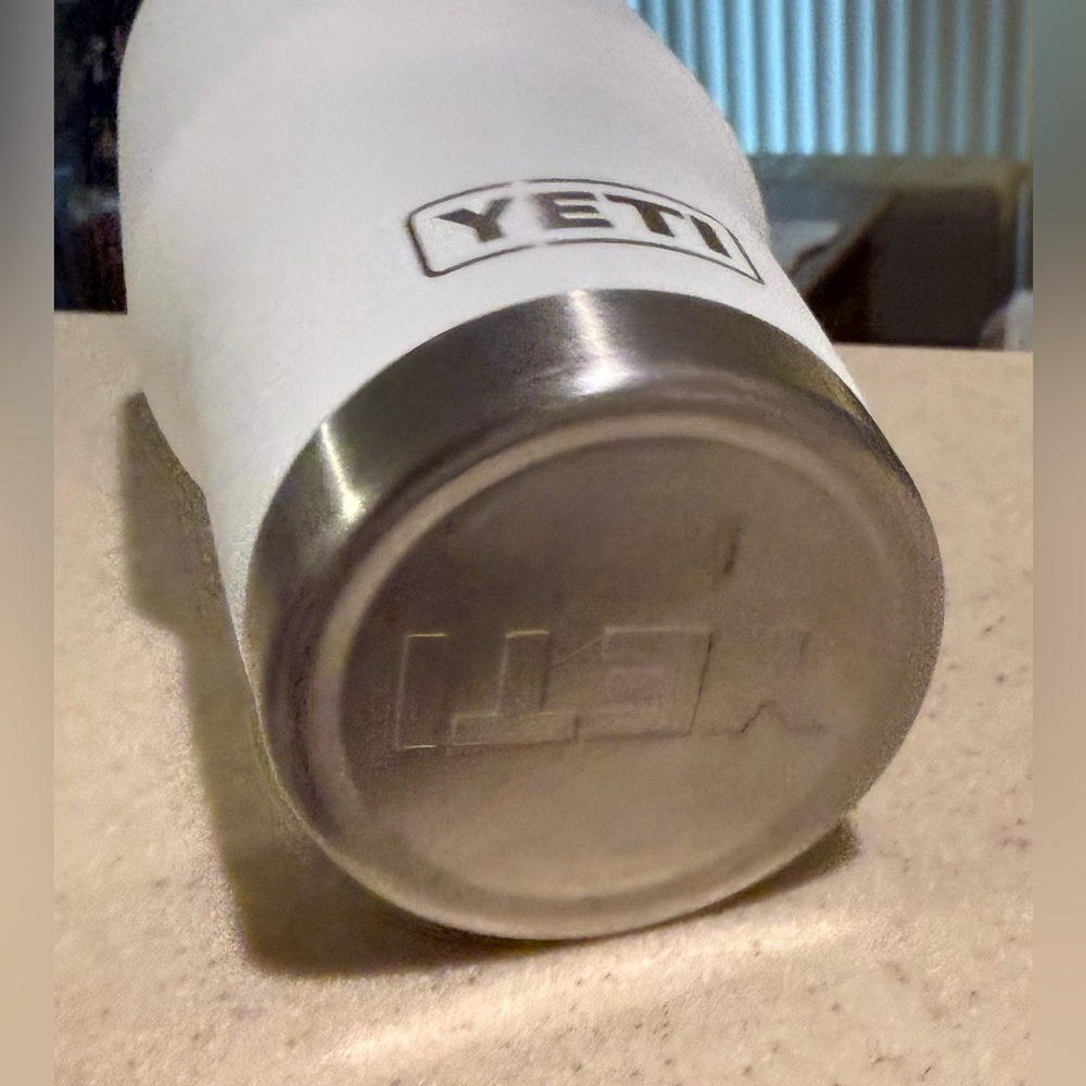 YETI 30 oz. Tumbler - Picture 3 of 5